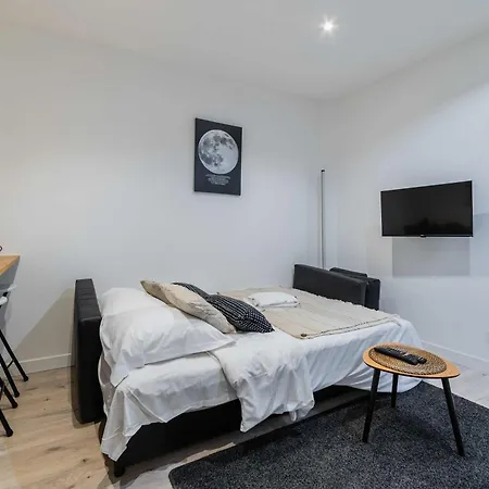 Neuf Porte De Saint Cloud 16 - 4p - Flat-guest * Parigi